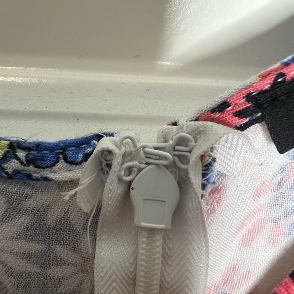 Forever 21 Floral Patchwork Mini Dress Size Medium - Picture 6 of 7